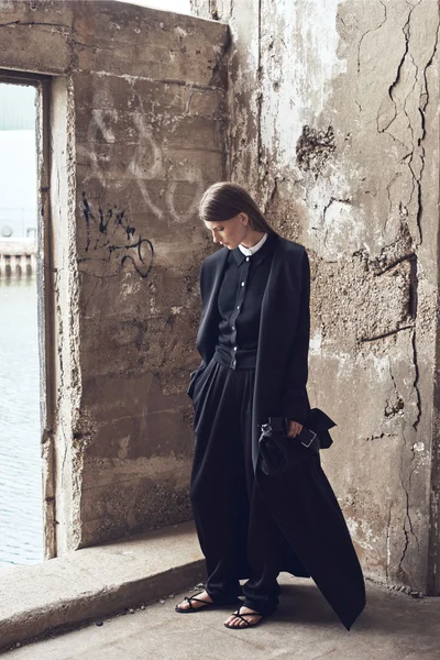 Look 16